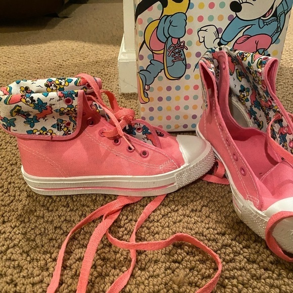 💥 Vintage Mickey & Minnie Mouse X Inner Floral Lace Converse Shoes - Picture 3 of 9